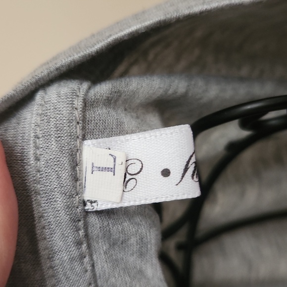 Happy camper t-shirt or sleep shirt - medium - Picture 3 of 3